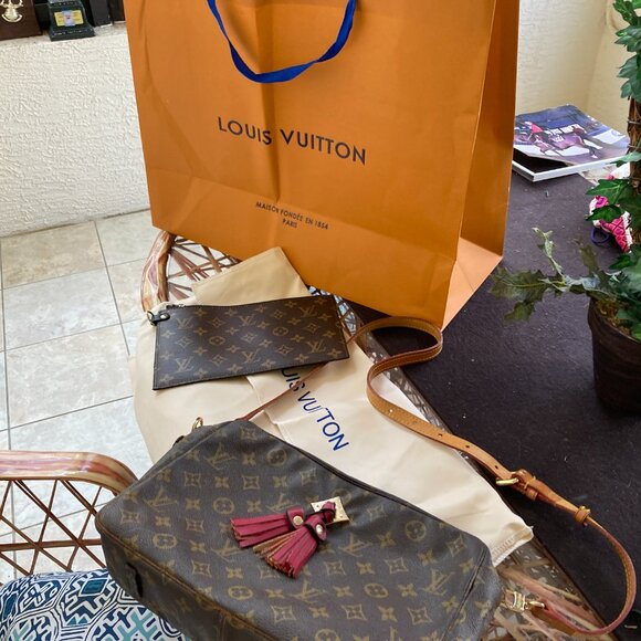 AUTHENTIC LOUIS VUITTON CROSSBODY REFURBISHED 80S BAG Pouch & Dustbag & Shopper - Picture 16 of 16